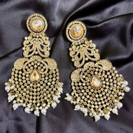 Nimrit Earrings (Golden)