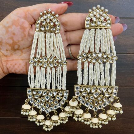 Manya Earrings (White)