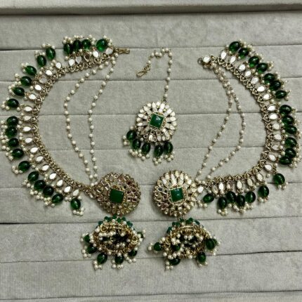 Preetika Jhumka with Mangtika (Green)