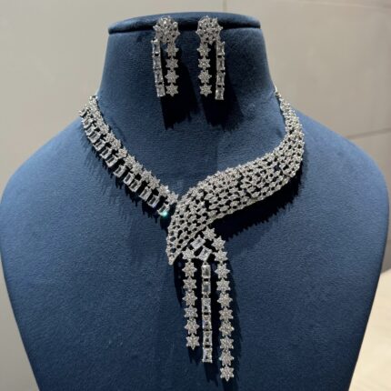 Oviya AD Necklace (White)