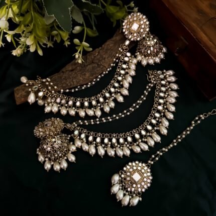 Preetika Jhumka with Mangtika (White)